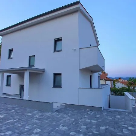 Villa Phoenix Krk Town