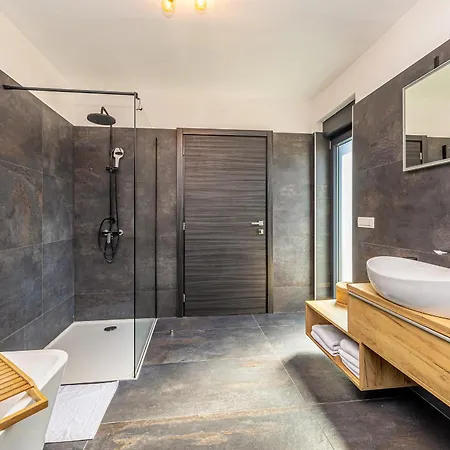 Phoenix Villa