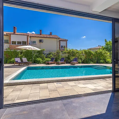 Phoenix Villa