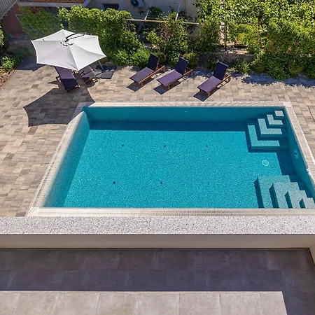 Phoenix Villa Krk Town